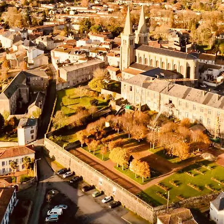 Feriehus Grande Maison De Malo Leone 250m2 Pour 15 Personnes Proche Du Puy Du Fou Mauleon